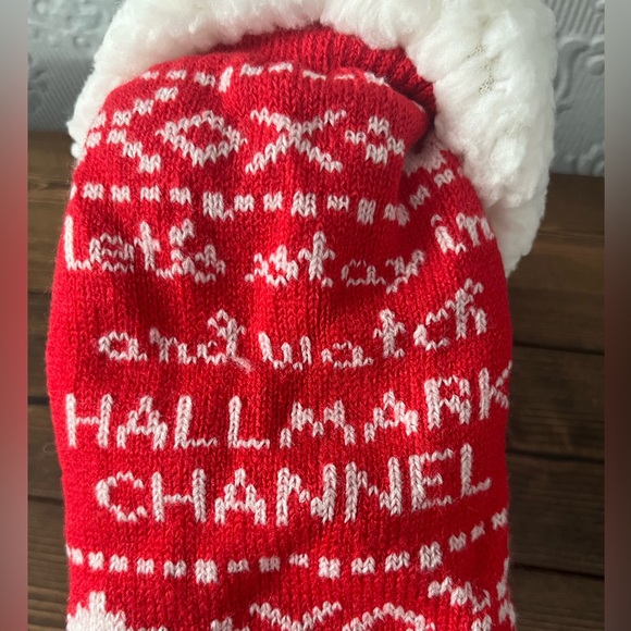 NWT Hallmark Channel Cozy Socks - Picture 3 of 3